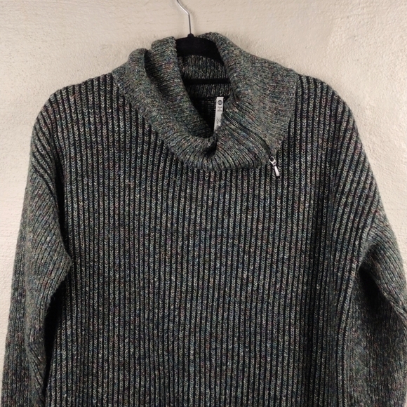 Leo & Nicole Green Multicolored Marble Ribbed Knit Cowl Neck Long Sleeve Sweater - Picture 2 of 10